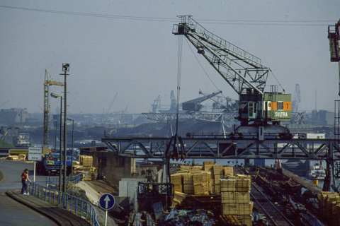 Der Kran im Holzhafen
